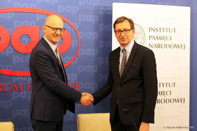 Prezes PAP Artur Dmochowski oraz prezes IPN Jarosław Szarek podpisali porozumienie o współpracy– Warszawa, 27 kwietnia 2017