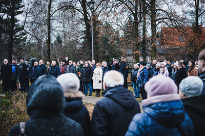 Uroczystości na symbolicznym Cmentarzu – Pomniku Zbrodni Wawerskiej przy ul. 27 Grudnia