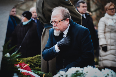 Uroczystości na symbolicznym Cmentarzu – Pomniku Zbrodni Wawerskiej przy ul. 27 Grudnia