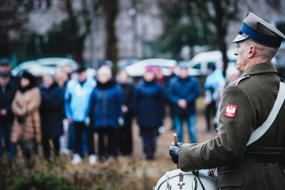 Uroczystości na symbolicznym Cmentarzu – Pomniku Zbrodni Wawerskiej przy ul. 27 Grudnia