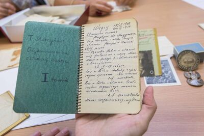 Pierwsza część pamiętników, pisanych na bieżąco przez Tadeusza Starzyńskiego. Fot. Katarzyna Adamów