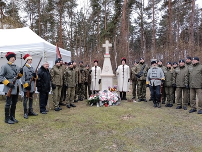 Uroczystości przy grobie weterana powstania styczniowego Józefa Duszyńskiego – fot. IPN w Lublinie