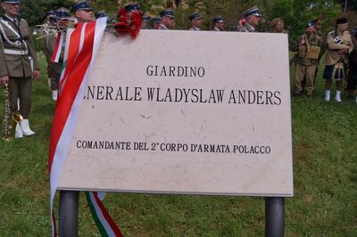 Uroczystość nadania imienia gen. Władysława Andersa skwerowi w Imoli 19 kwietnia 2015 r. Fot. Adam Siwek 2015