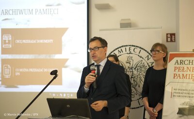 Prezes IPN dr Jarosław Szarek. Fot. Marcin Jurkiewicz (IPN)