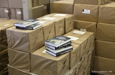 Publikacje IPN dla polskich szkół wyruszyły do Wilna – Warszawa, 2 czerwca 2017. Fot. Marcin Jurkiewicz (IPN)