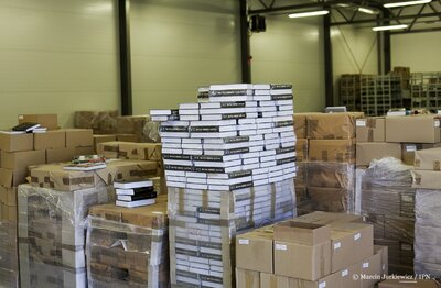 Publikacje IPN dla polskich szkół wyruszyły do Wilna – Warszawa, 2 czerwca 2017. Fot. Marcin Jurkiewicz (IPN)