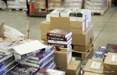 Publikacje IPN dla polskich szkół wyruszyły do Wilna – Warszawa, 2 czerwca 2017. Fot. Marcin Jurkiewicz (IPN)