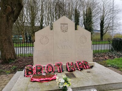 Pomnik Katyński na Southern Cemetery w Manchesterze. Fot. Archiwum IPN