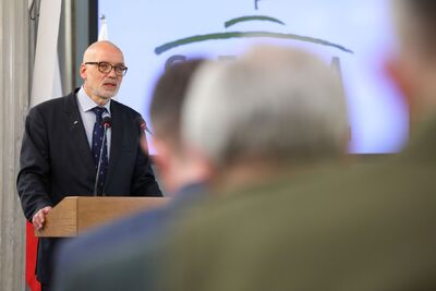 Prof. Andrzej Nowak. Ogólnopolska konferencja naukowa „Kapelani Katyńscy” – Warszawa, 12 kwietnia 2023. Fot. Mikołaj Bujak (IPN)