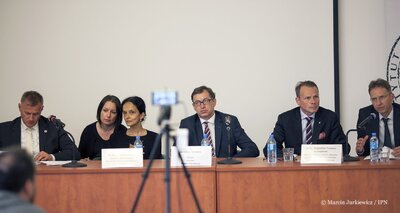 Konferencja prasowa na „Przystanku Historia”. Fot. Marcin Jurkiewicz (IPN)