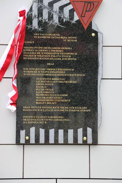 Tablica po odsłonięciu. Fot. Starostwo Powiatowe w Jarosławiu