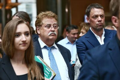 Drugi od lewej: Elmar Brok – obecnie członek, a w latach 1999-2007 przewodniczący Komisji Spraw Zagranicznych Parlamentu Europejskiego