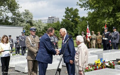 Uroczystości na Skwerze Wołyńskim w Warszawie – Warszawa, 11 lipca 2017. Fot. Marcin Jurkiewicz (IPN)