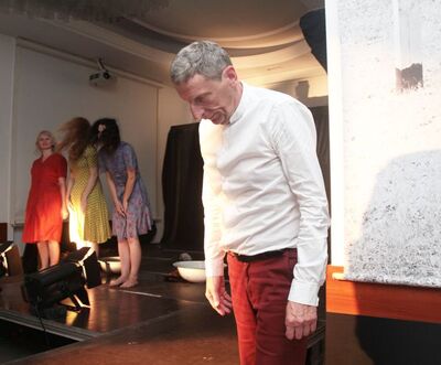 Spektakl „Ballada o Wołyniu” na Przystanku Historia IPN – Warszawa, 11 lipca 2017. Na pierwszym planie reżyser – Tomasz A. Żak