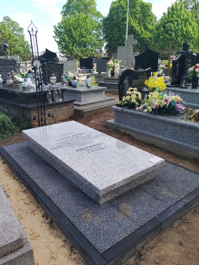 Grób weterana po remoncie