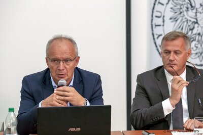 Konferencja prasowa podsumowująca ostatni etap poszukiwań ofiar komunizmu na „Łączce”. Fot. Marcin Jurkiewicz (IPN)