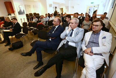 Na pierwszym planie: dr Mateusz Szpytma, prof. Jerzy Eisler i prof. Tadeusz Wolsza. Fot. Sławomir Kasper (IPN)