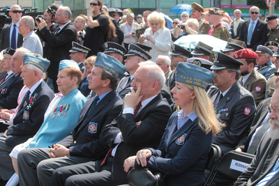 Uroczystość przy Pomniku Czynu Zbrojnego Polonii Amerykańskiej w Warszawie. Fot. Piotr Życieński (IPN)