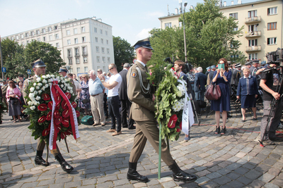 Uroczystość przy Pomniku Czynu Zbrojnego Polonii Amerykańskiej w Warszawie. Fot. Piotr Życieński (IPN)