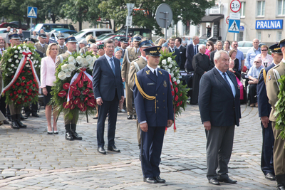 Uroczystość przy Pomniku Czynu Zbrojnego Polonii Amerykańskiej w Warszawie. Fot. Piotr Życieński (IPN)