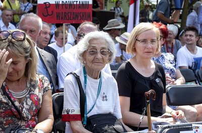 Uroczystości przy pomniku Polskiego Państwa Podziemnego i Armii Krajowej. Fot. Marcin Jurkiewicz / IPN