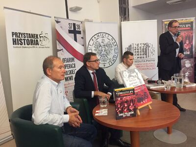 Dyskusja wokół książki Nikołaja Iwanowa „Zginęli, bo byli Polakami. Koszmar »operacji polskiej« NKWD 1937–38”. Fot. Adam Narewski