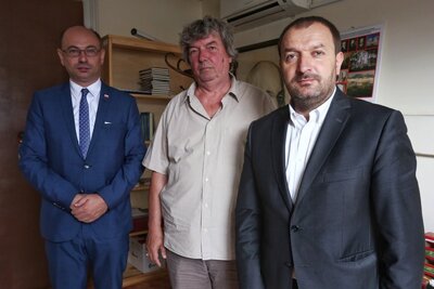 Od lewej: zastępca Prezesa IPN dr Mateusz Szpytma, dr Walery Kacunow - dyrektor Archiwum Naukowego Bułgarskiej Akademii Nauk, Jarosław Godun - dyrektor Instytutu Polskiego w Sofii.