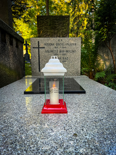 Odsłonięcie pomnika upamiętniającego Andrzeja Baja – fot. MN/BUWiM