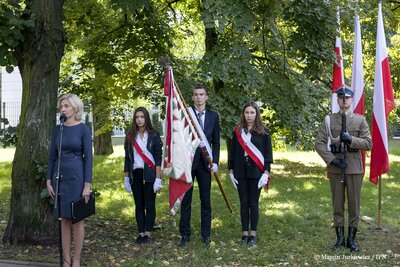 Uroczystość odsłonięcia pomnika pamięci Węgierskich Honwedów, którzy wsparli Powstańców Warszawskich – Warszawa, 19 września 2017. Fot. Marcin Jurkiewicz / IPN