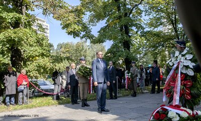 Uroczystość odsłonięcia pomnika pamięci Węgierskich Honwedów, którzy wsparli Powstańców Warszawskich – Warszawa, 19 września 2017. Fot. Marcin Jurkiewicz / IPN