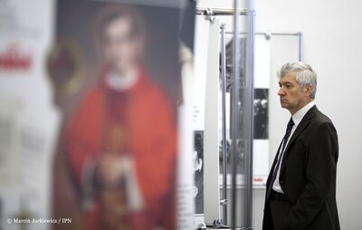 Otwarcie wystawy z okazji 70. rocznicy urodzin bł. ks. Jerzego Popiełuszki – Senat RP, 21 września 2017. Fot. Marcin Jurkiewicz / IPN