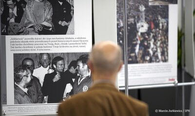 Otwarcie wystawy z okazji 70. rocznicy urodzin bł. ks. Jerzego Popiełuszki – Senat RP, 21 września 2017. Fot. Marcin Jurkiewicz / IPN