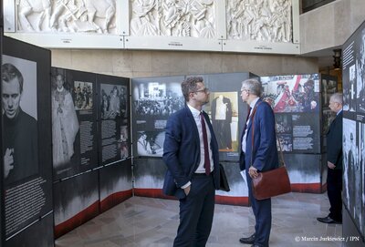 Otwarcie wystawy o Błogosławionym Jerzym Popiełuszce w Sejmie RP – 27 września 2017. Fot. Marcin Jurkiewicz/IPN