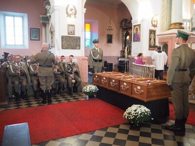 Pogrzeb polskich żołnierzy na Białorusi – Dołhinów, 27.09.2017. Fot. PAP/Justyna Prus