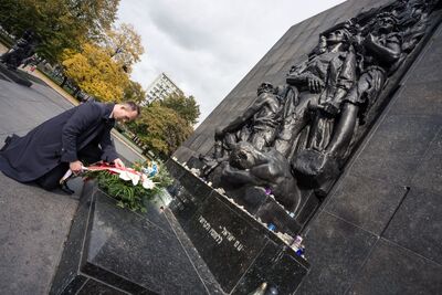 Pomnik Bohaterów Getta. Fot. Sławomir Kasper (IPN)
