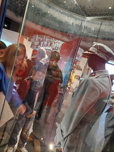 Lekcje archiwalne w Muzeum II Wojny Światowej w Gdańsku. Fot. Archiwum IPN