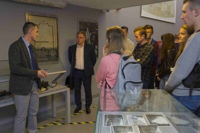 Spotkanie z dokumentem w Archiwum IPN. Fot. Katarzyna Adamów/ IPN