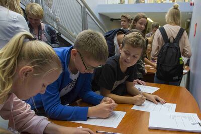 Spotkanie z dokumentem w Archiwum IPN. Fot. Katarzyna Adamów/ IPN