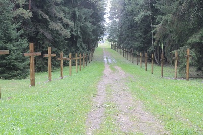 Upamiętnienie zamordowanych w Kuropatach. Fot. IPN.