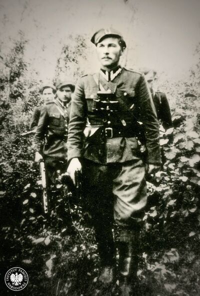 Mieczysław Dziemieszkiewicz ps. Rój na czele oddziału. Fot. z zasobu IPN, sygn. IPN BU 0255/118 t. 5