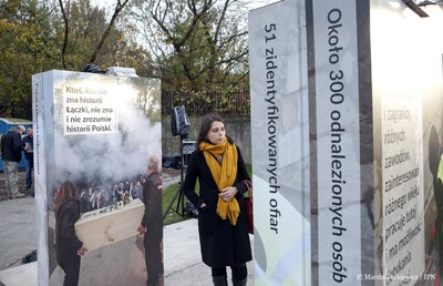 Otwarcie wystawy IPN „Kwatera Ł – panteon narodowy pod cmentarnym murem” – 26 października 2017. Fot. Marcin Jurkiewicz (IPN)