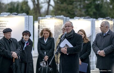 Otwarcie wystawy IPN „Kwatera Ł – panteon narodowy pod cmentarnym murem” – 26 października 2017. Fot. Marcin Jurkiewicz (IPN)