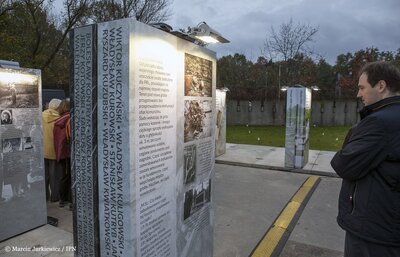 Otwarcie wystawy IPN „Kwatera Ł – panteon narodowy pod cmentarnym murem” – 26 października 2017. Fot. Marcin Jurkiewicz (IPN)