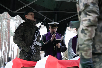 Uroczysty pogrzeb szczątków nieznanych z imienia i nazwiska żołnierzy Wojska Polskiego – fot. MN/BUWiM