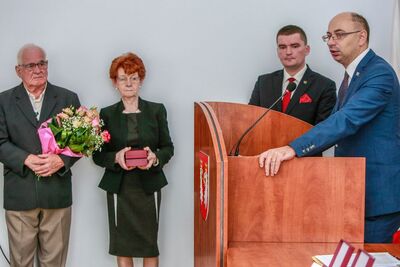 Starostwo Powiatowe w Gorlicach – Uroczystość wręczenia Krzyży Komandorskich Orderu Odrodzenia Polski. Fot. Sławomir Kasper (IPN)