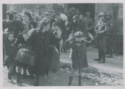 IPN BU 2972 poz. 34  Przemocą wyciągnięci z bunkrów