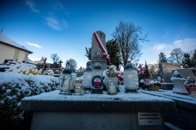 Odsłonięcie grobu powstańca styczniowego ppor. Jakuba Śliża – Żywiec, 25 listopada 2023. Fot.: IPN K. Łojko