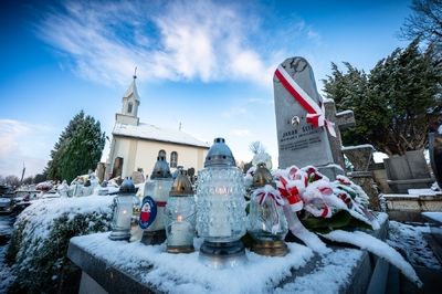 Odsłonięcie grobu powstańca styczniowego ppor. Jakuba Śliża – Żywiec, 25 listopada 2023. Fot.: IPN K. Łojko