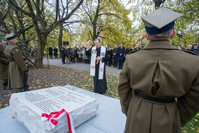 Odsłonięcie tablicy wdzięczności wobec władz i mieszkańców księstwa Kolhapur w Indiach – Warszawa, 10 listopada 2017. Fot. Sławomir Kasper (IPN)