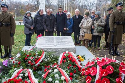 Odsłonięcie tablicy wdzięczności wobec władz i mieszkańców księstwa Kolhapur w Indiach – Warszawa, 10 listopada 2017. Fot. Sławomir Kasper (IPN)